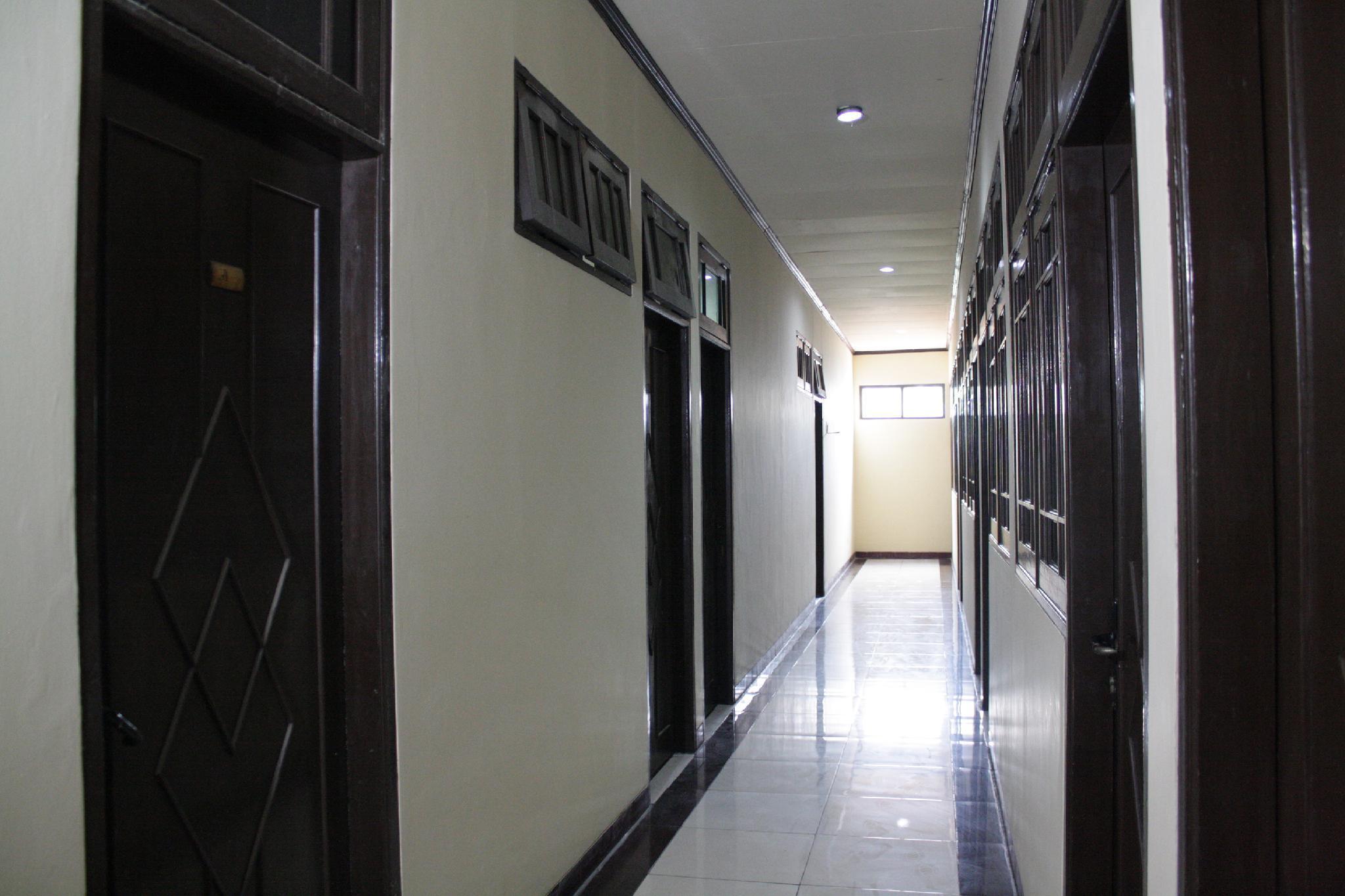 Vaccinated Staff - Oyo 181 Wisma Bintang Dżakarta Zewnętrze zdjęcie