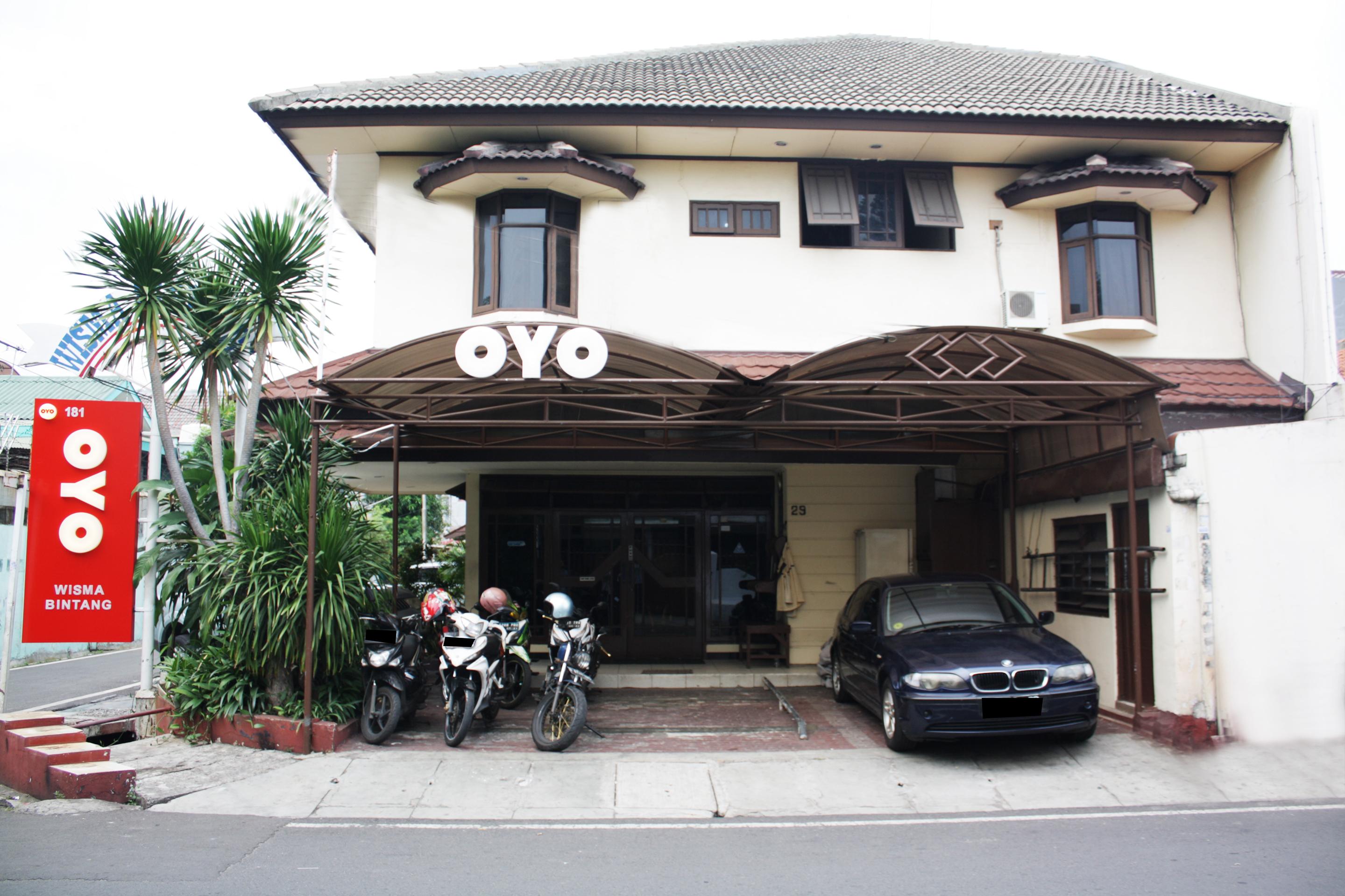 Vaccinated Staff - Oyo 181 Wisma Bintang Dżakarta Zewnętrze zdjęcie
